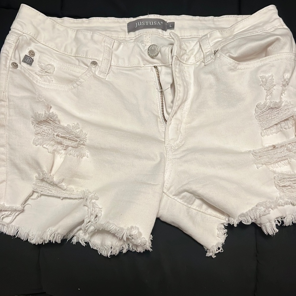 Like new distressed white cuff offs
